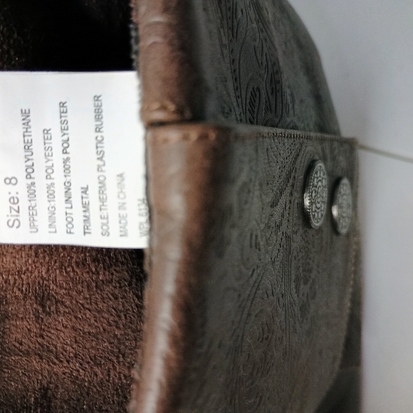 Mukluks Chris Embossed Floral Fold Over Overlap Heeled Boots. Button Accents - Picture 6 of 8